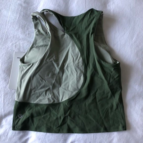 Nulu Asymmetrical Top Colour Block by lululemon size 6 green - Picture 2 of 9